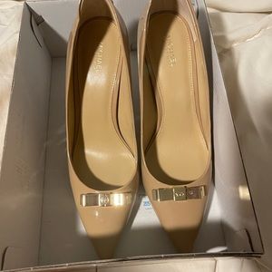 Michael Kors nude patent leather heels sz 9